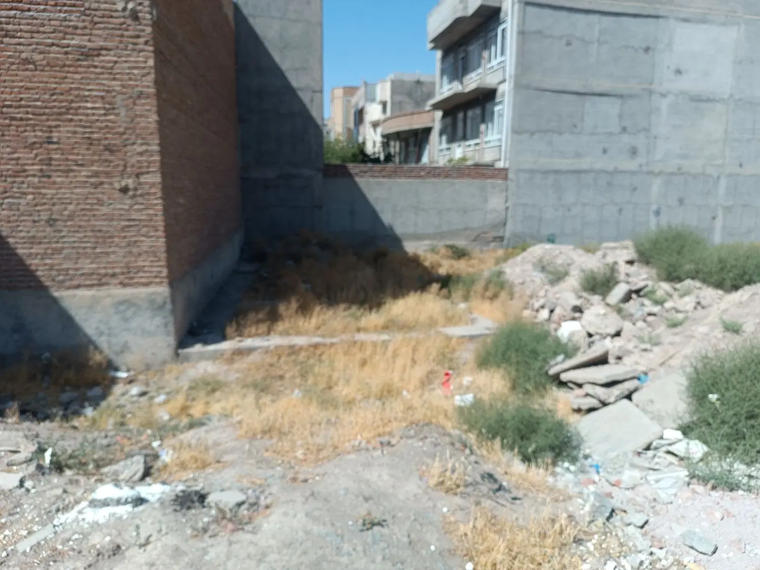 زمین مسکونی