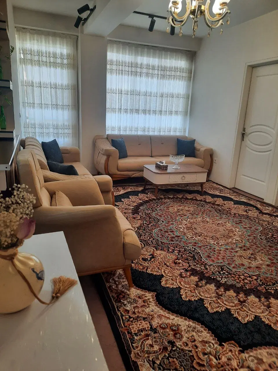 آپارتمان لوکس اندیشه ۷۰ متری