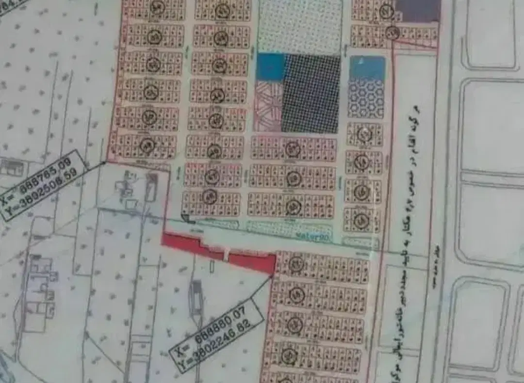 زمین دادگستری پشت دیزل آباد