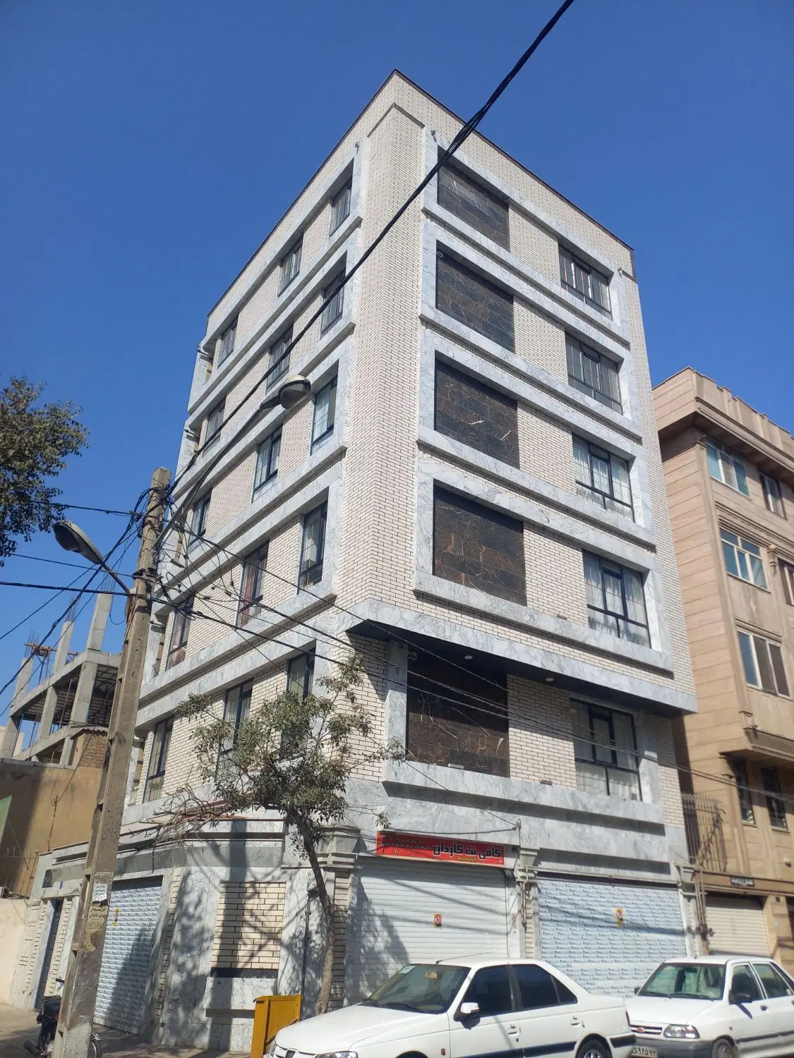 آپارتمان تک واحدی