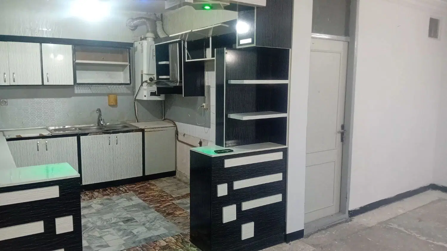 اجاره یک واحد آپارتمان اول خاکستری