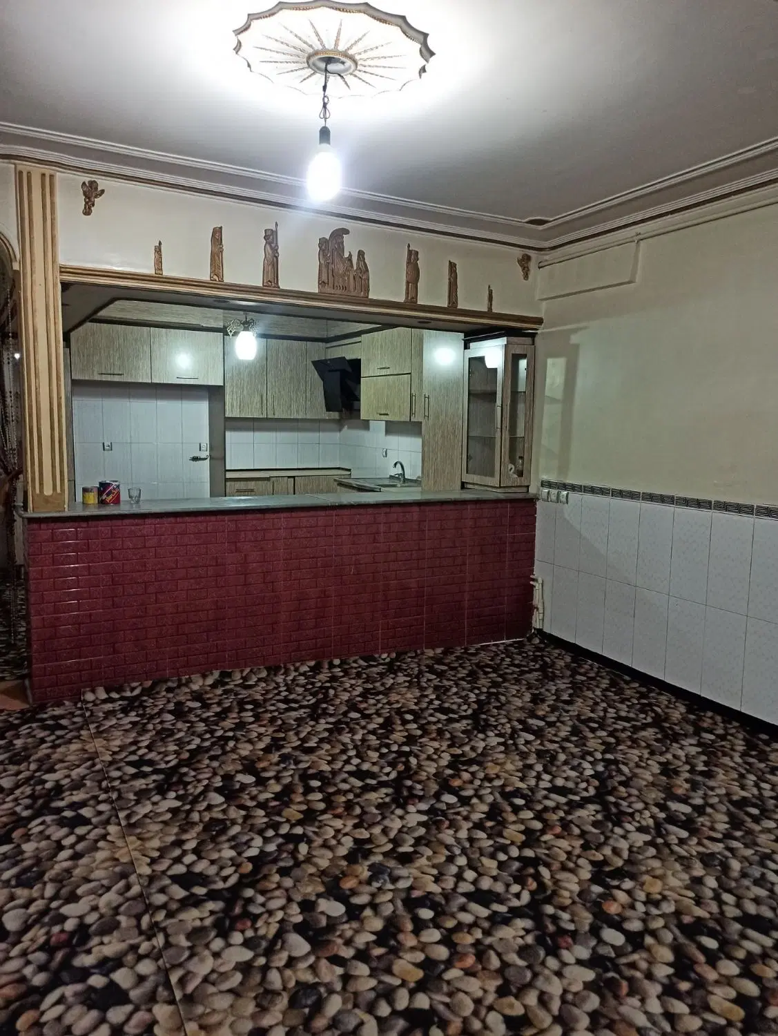 طبقه ی همکف 110 متر مربع