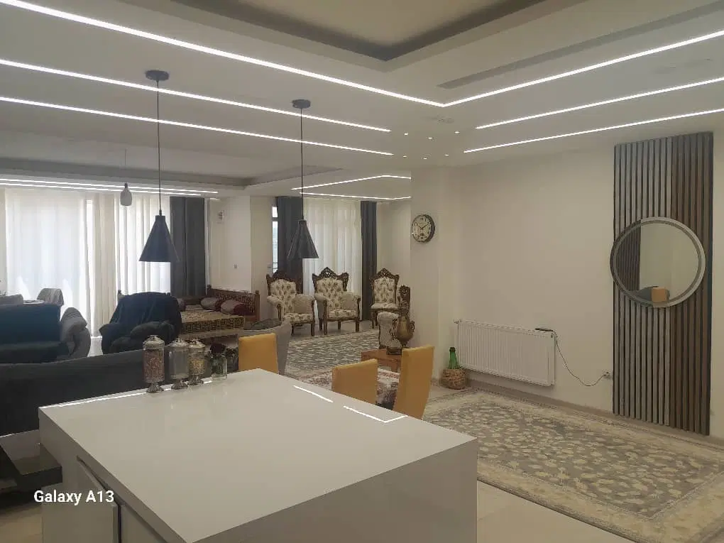 ویلایی یه طبق از سه طبقه سه خوابه خام نوساز