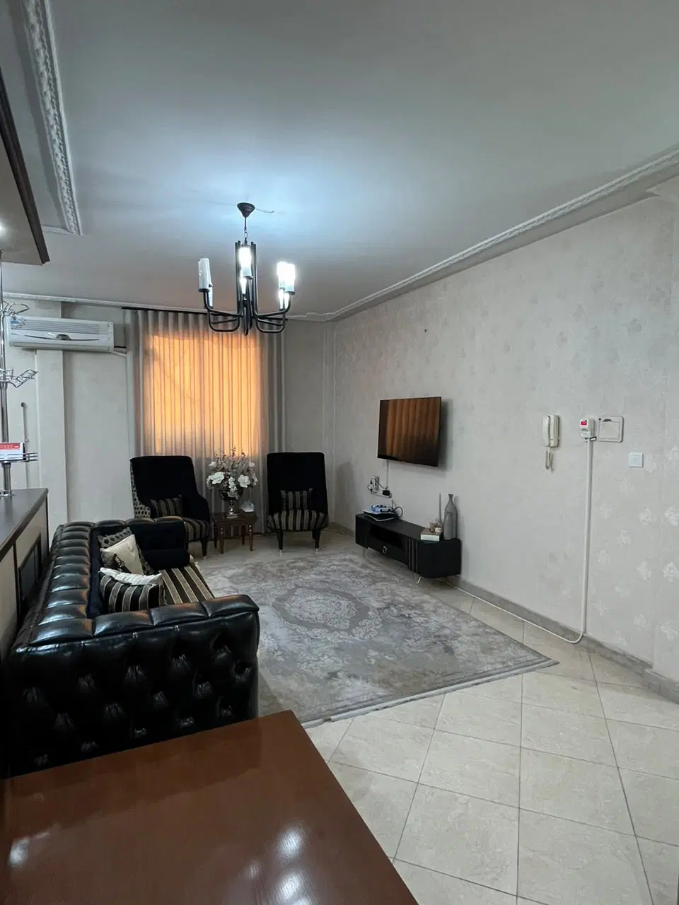 آپارتمان دو خوابه طبقه اول طلاییه
