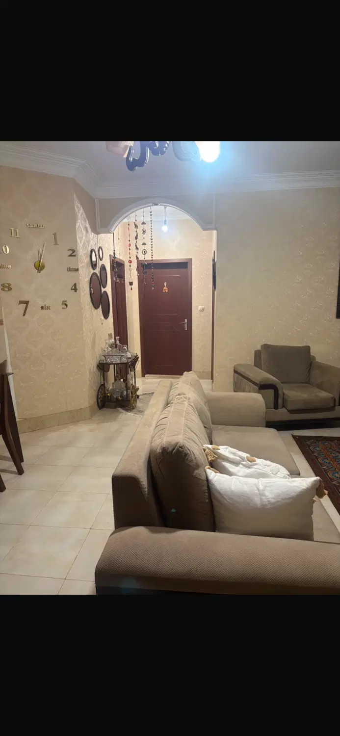 خانه  ۴واحدی طبقه اول متراژ ۹۰ متری ساخت ۹۰