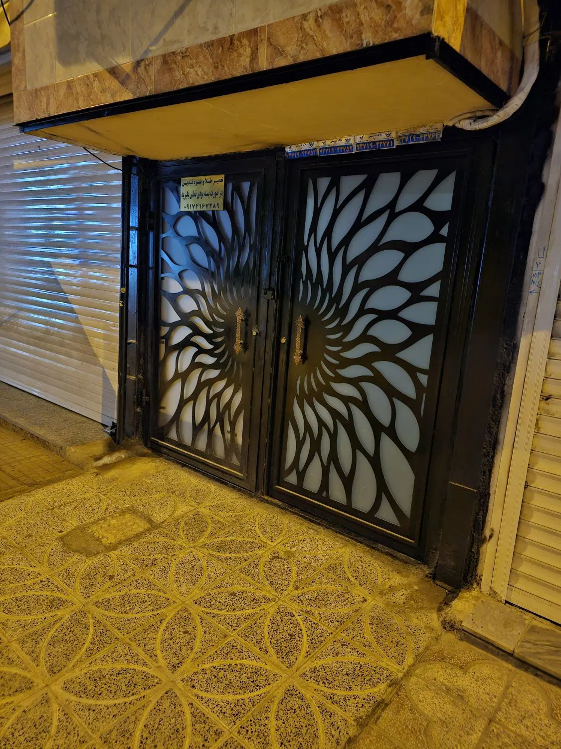 اجاره مطب واقع در ساختمان پزشکی خ کاووسی سر نبش