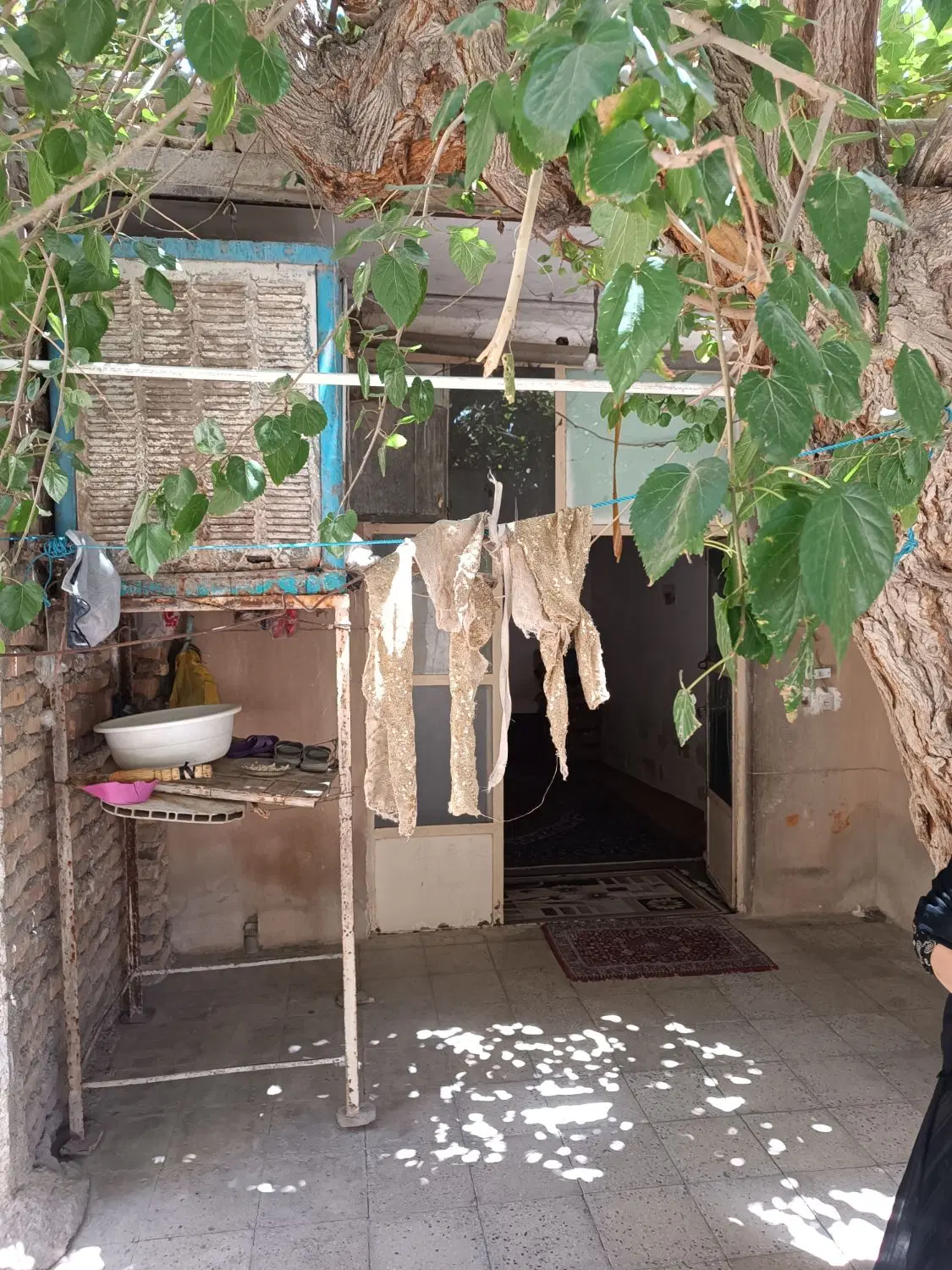 یک باب منزل مسکونی