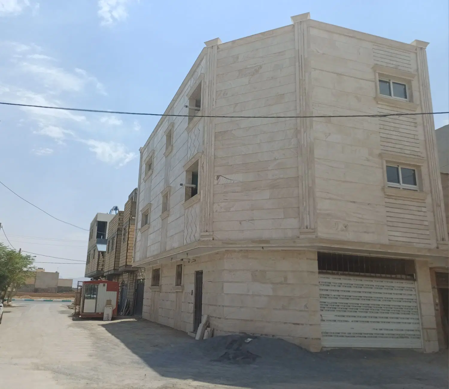 ساختمان ۳طبقه نوسار نجف‌آباد
