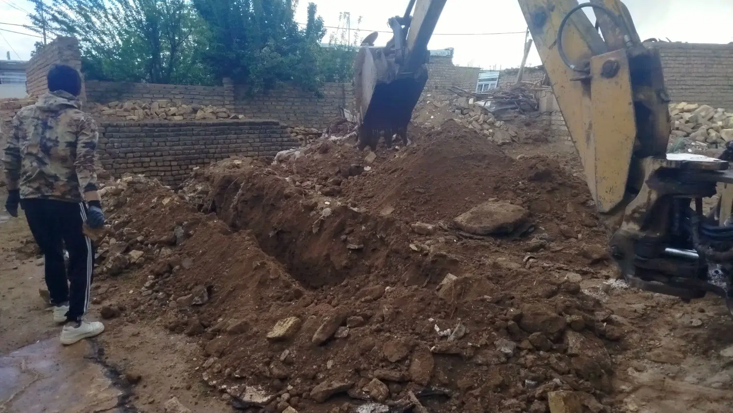 زمین ۲۵۰ متری  دو نبش  در فنوش اباد