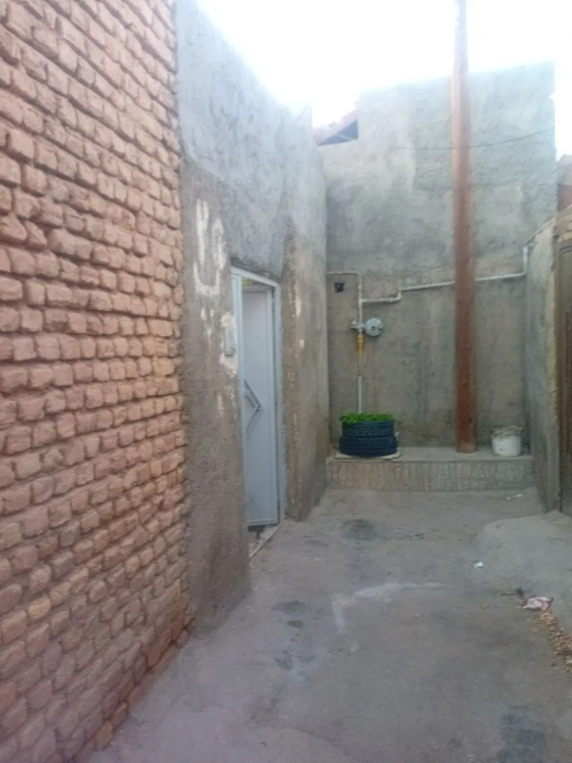 خانه ویلایی کلنگی تعمیرات شده