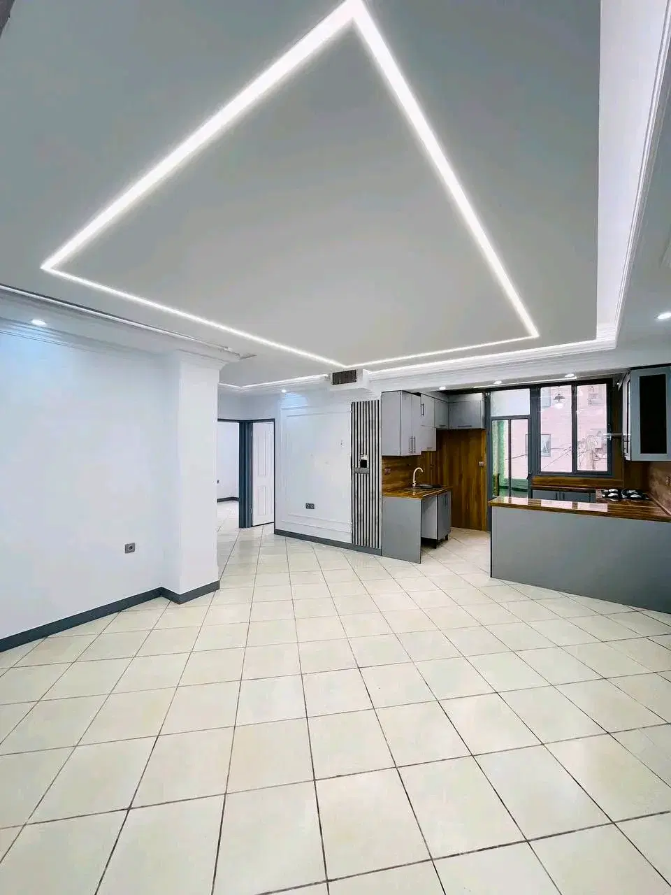 ۵۲متری_رو بنما_پارکینگ اختصاصی_سند تک برگ