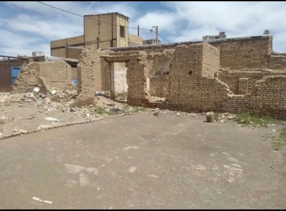 زمین مسکونی (خانه کلنگی تخریب شده) حاجی اباد ملایر