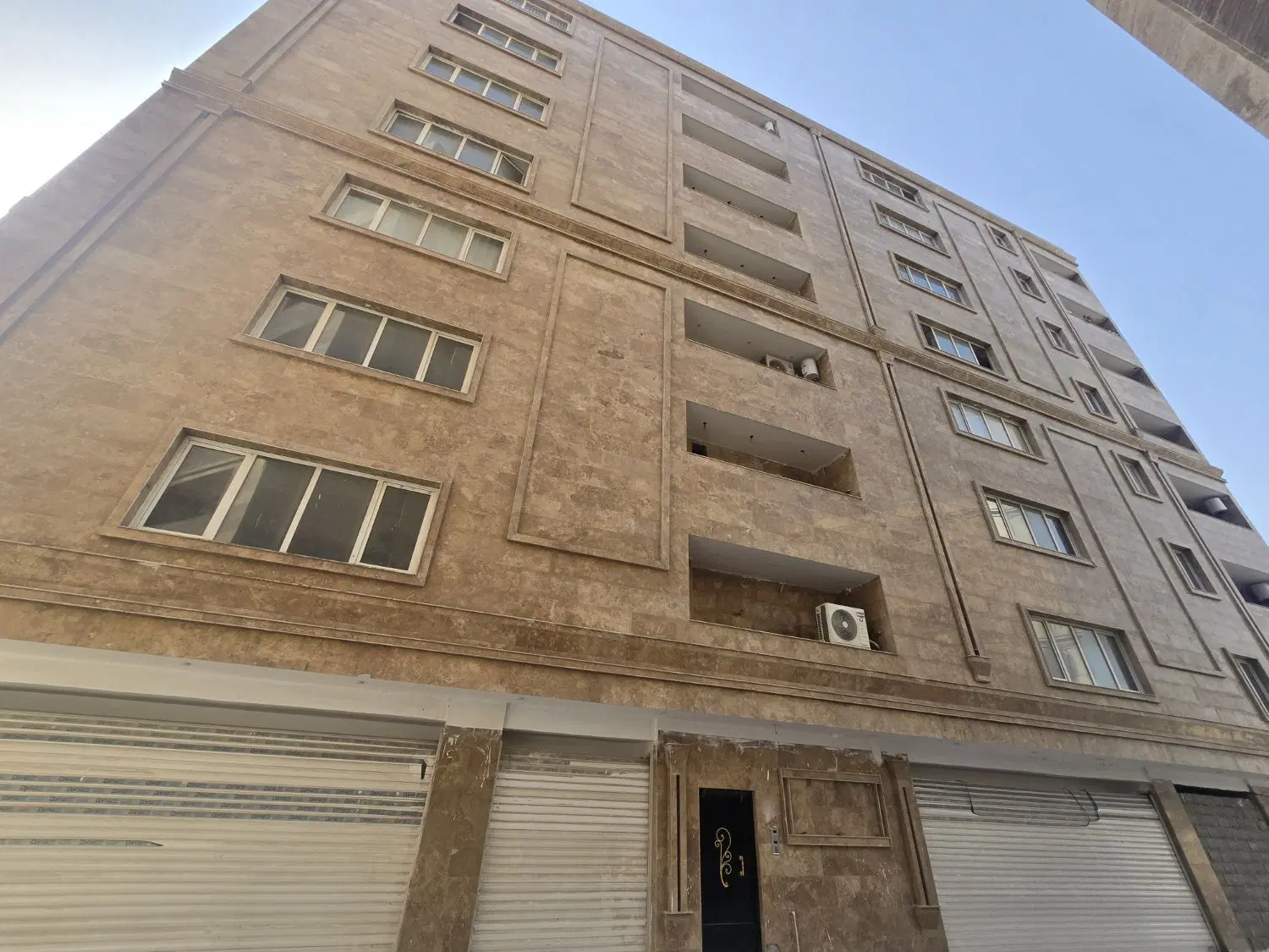 اپارتمان نوساز ۳ خواب گلشهر