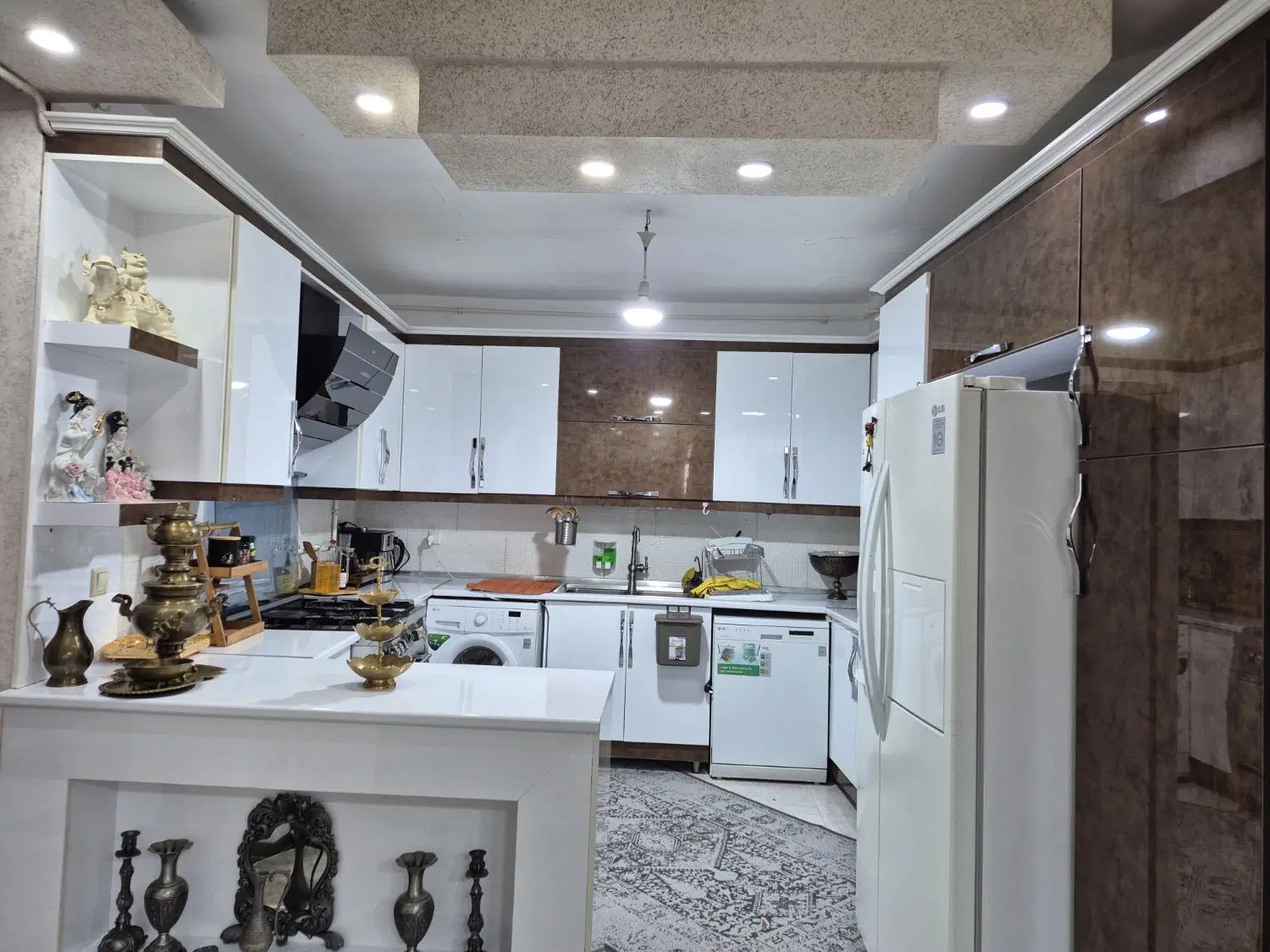 فروش آپارتمان خیابان خواجو