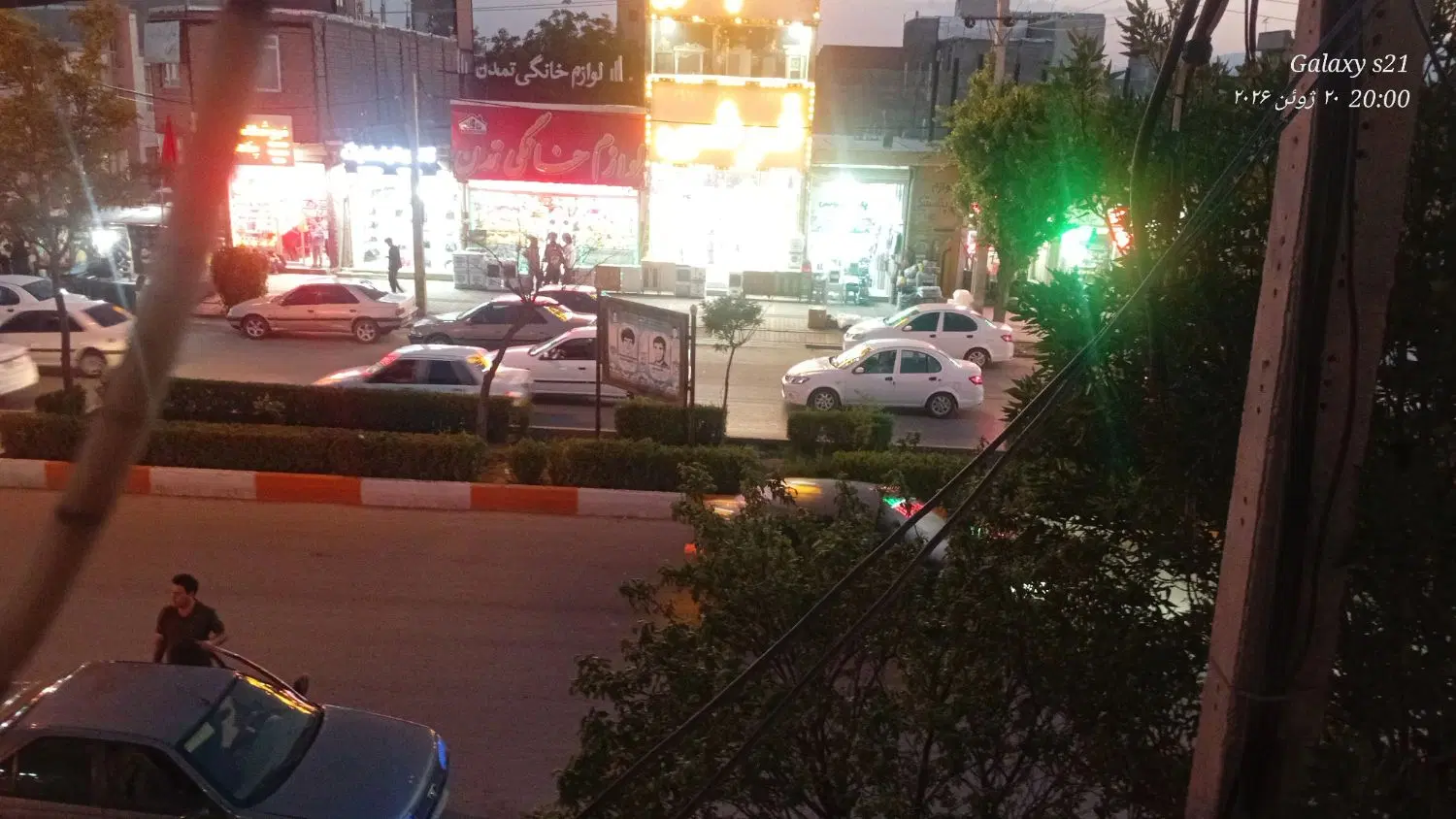 مسکونی و تجاری بر خیابان(اسلام اباد)