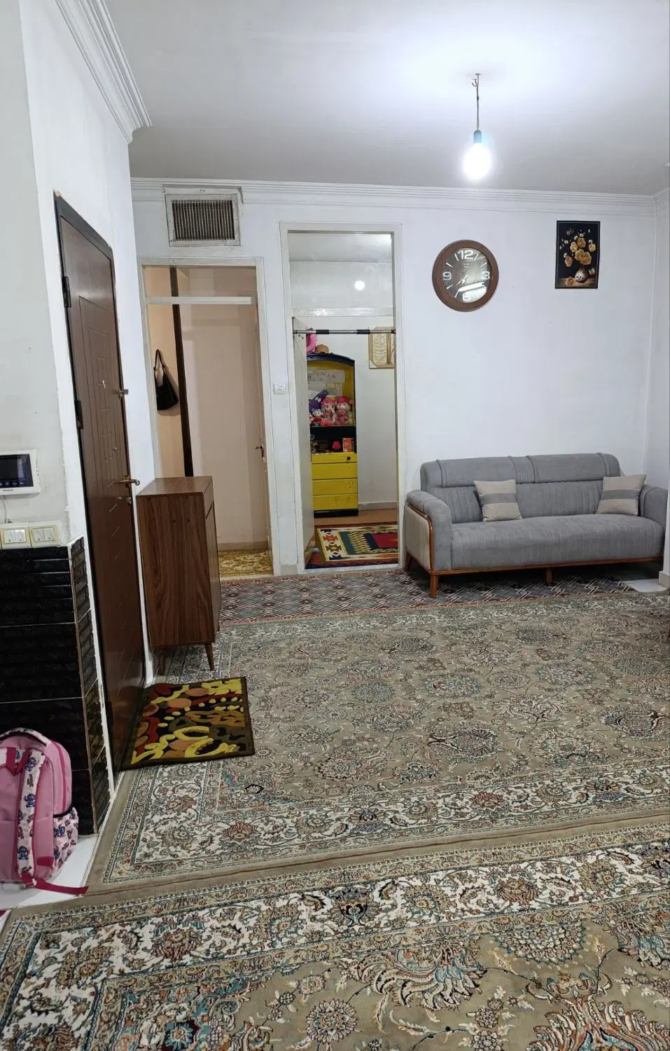 آپارتمان ۸۵ متر طبقه اول  تک واحدی  بلوار کشاورز