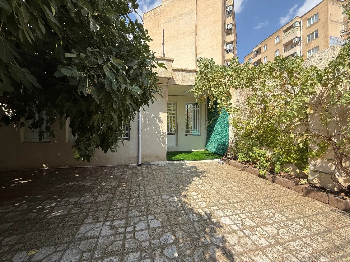 منزل زمینی جانبازان