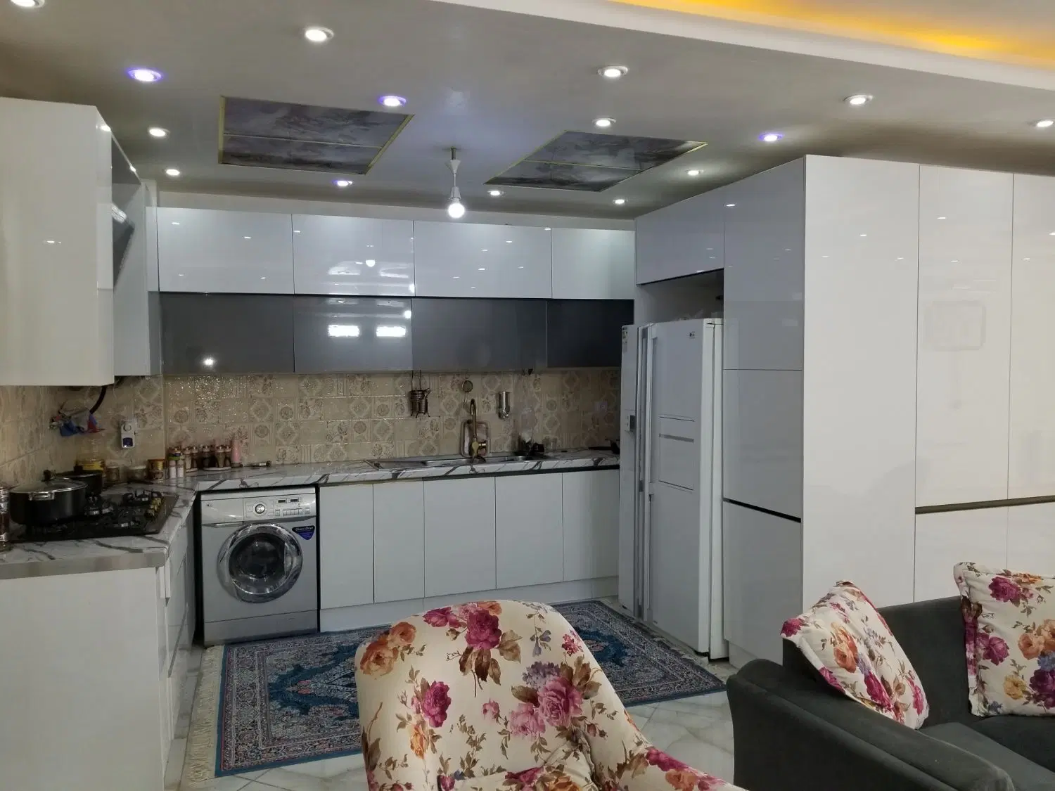 اپارتمان ۱۰۰ متری میرزایی شمالی
