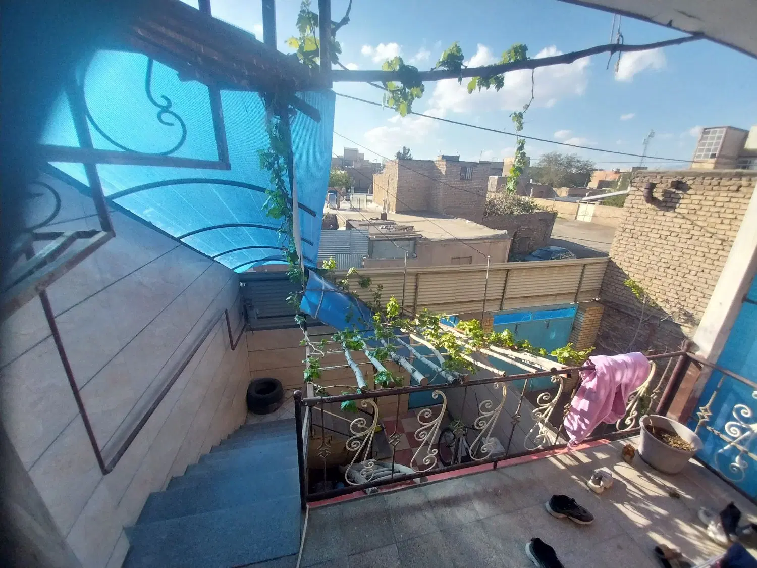 خانه ویلایی۱۴۲متری دوخوابه شیک ،خیابان۱۸ متری