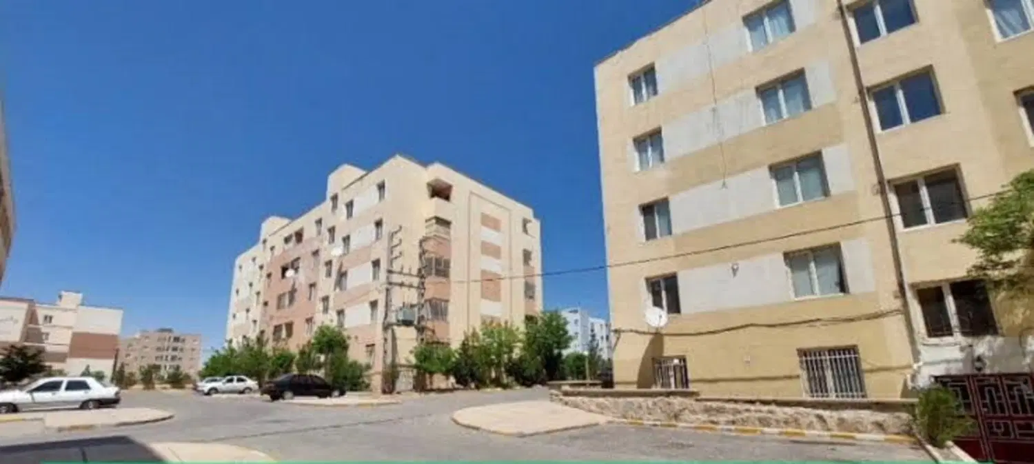 خانه در اساس گستر پرند