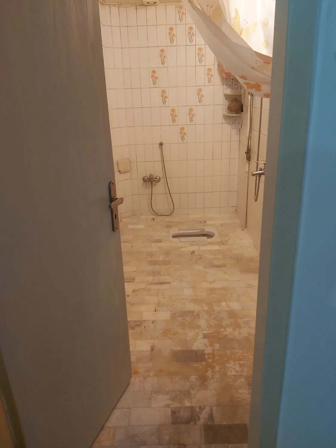 دسترسی آسان به مترو و ....