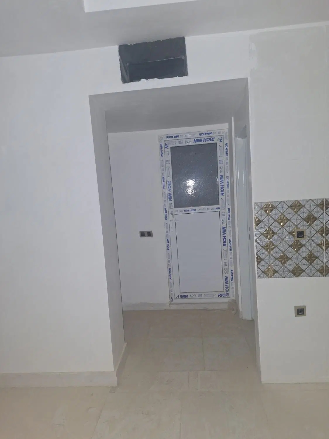 واحد ۸۰ متری زیباشهر طبقه اول