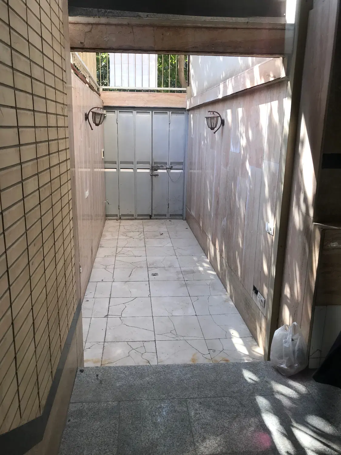 اجاره دفتر و انبار۲۵۰متری ابتدای برخیابان احمدآباد