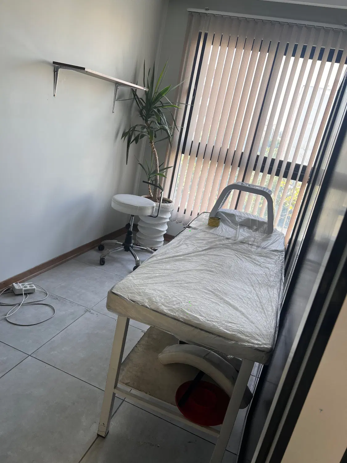 اجاره اتاق اداری در مطب فیشیال
