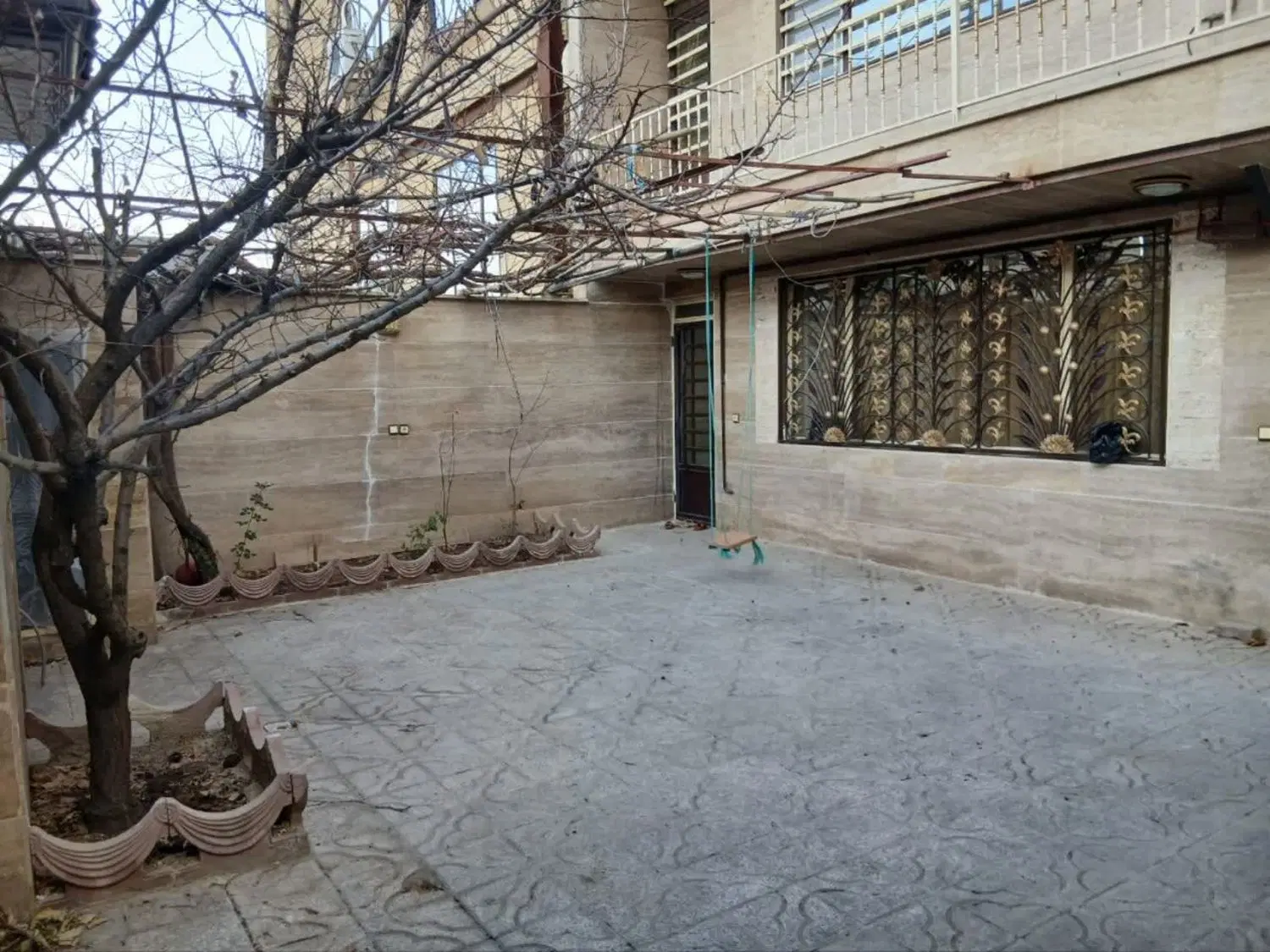 خانه اجاره ویلایی راه مشترک داخل حیاط