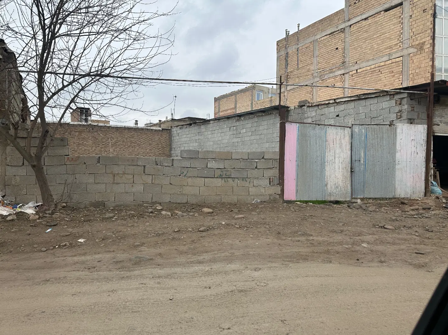 زمین تجاری مسکونی بر خیابان ۵۰ متری
