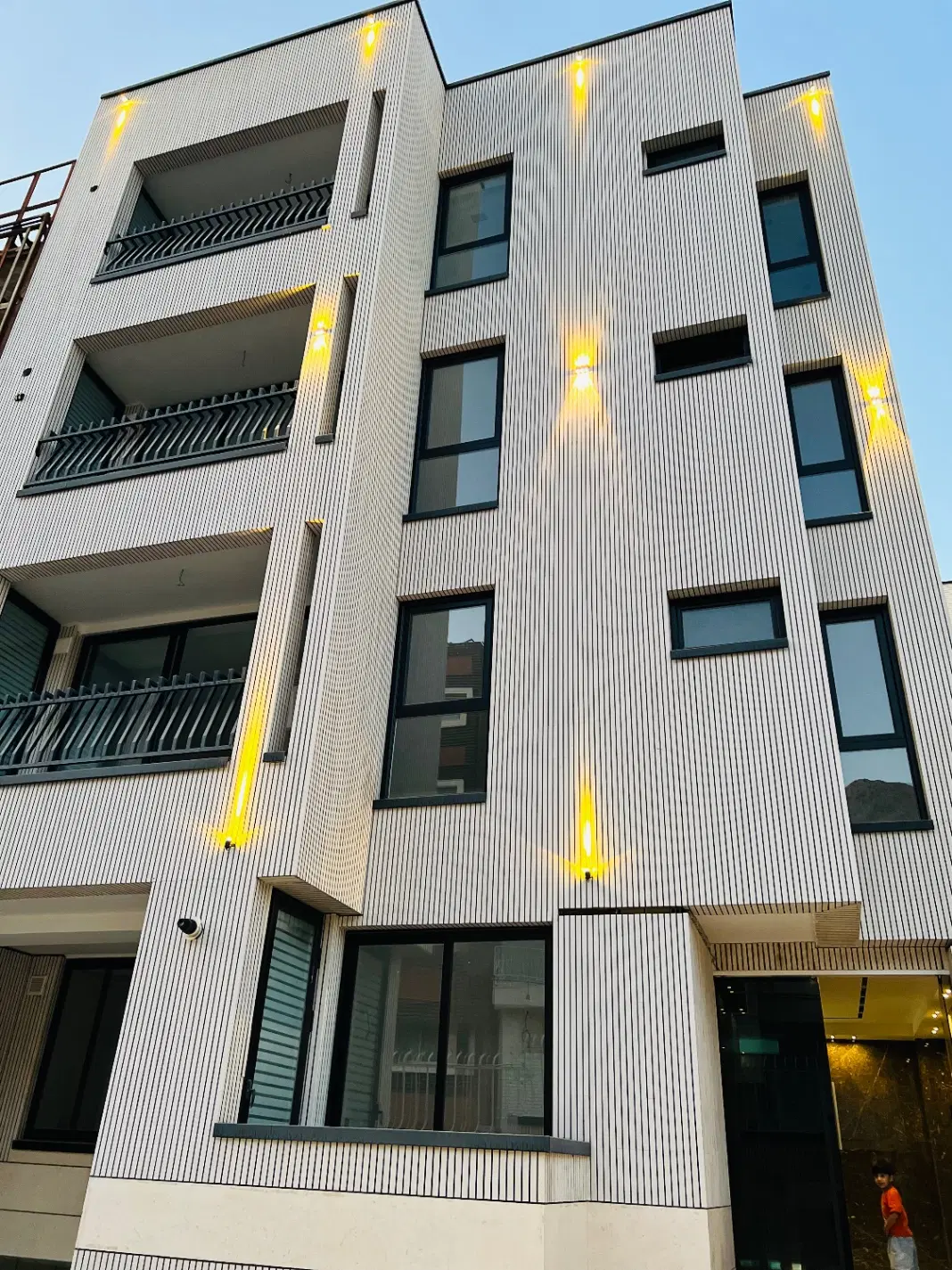 تاپ لوکیشن امیریه تک واحدی
