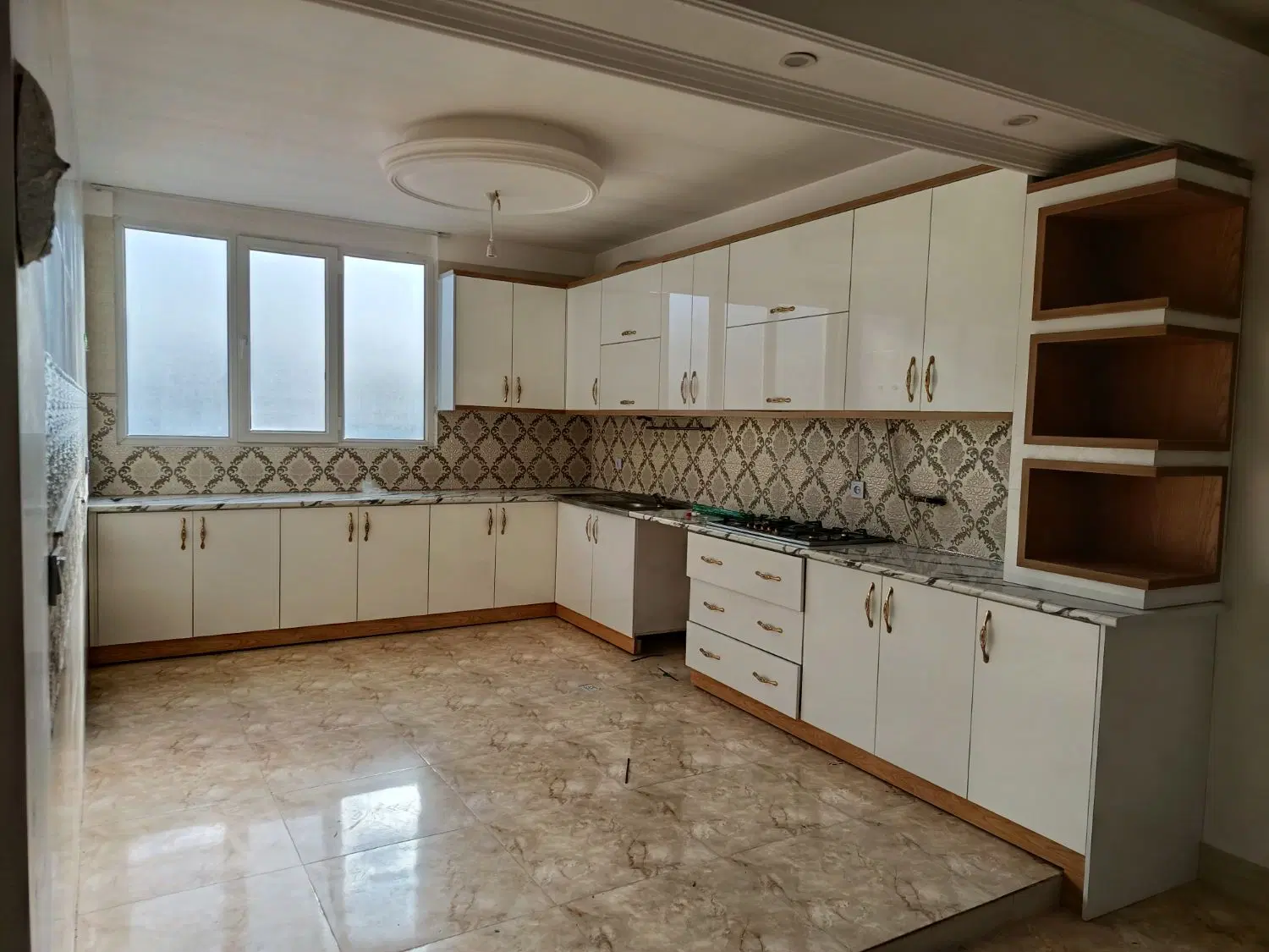 آپارتمان تک واحدی فروشی