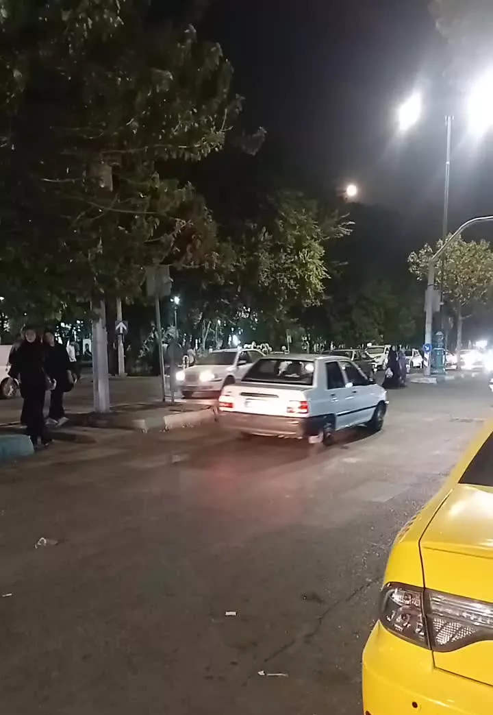 اجاره مغازه ۱۴ متری در سیزده آبان