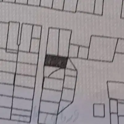 زمین مسکونی تک برگ سند وسط شهر   عرض۱۲ متر