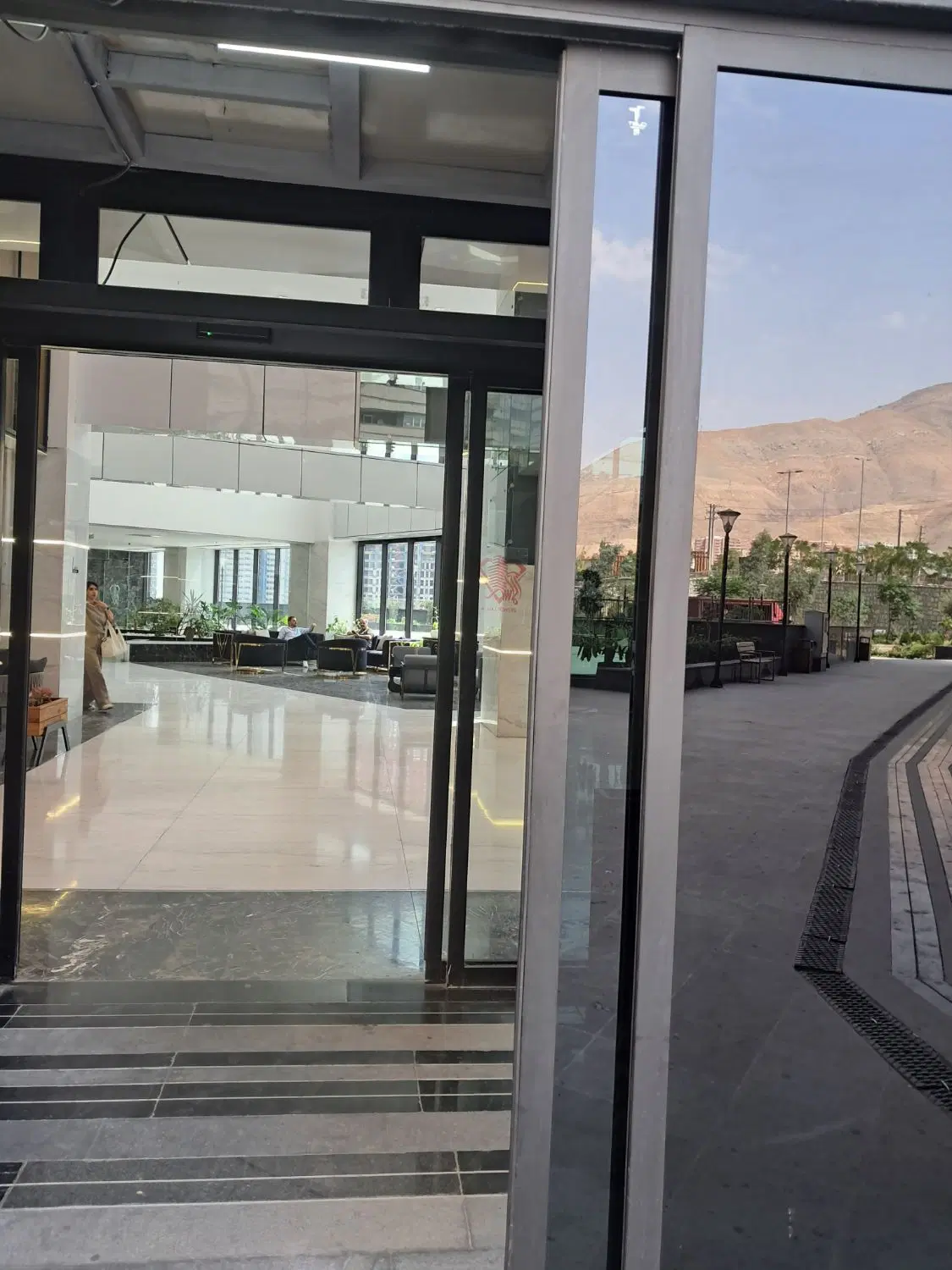 فروش۶۷متری یک خواب دریاچه