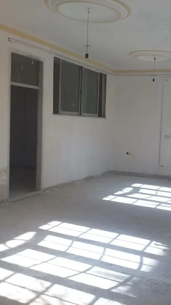 ویلایی ۱۵۰ متری دربست ماشین رو