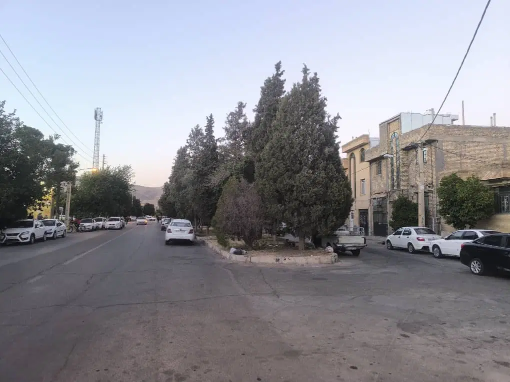 فروش ویلایی کلنگی درب حیاط ۲۵۰ متری سفیر