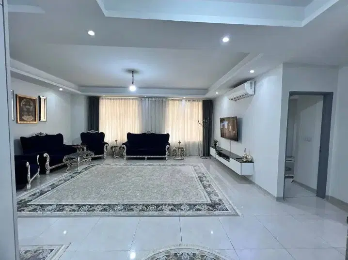 84متر نورگیر طبقه اول پارکینگ‌سندی