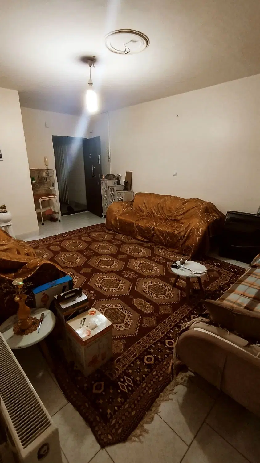 65متر روبه نما _ گلشهر_ نزدیک مترو