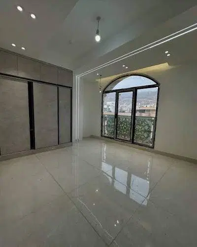 ۱۸۰ متری ، تاکستان