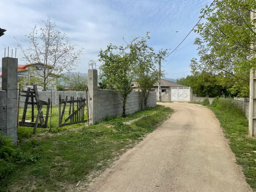 زمین ۲۰۰ متری خیابان جلال