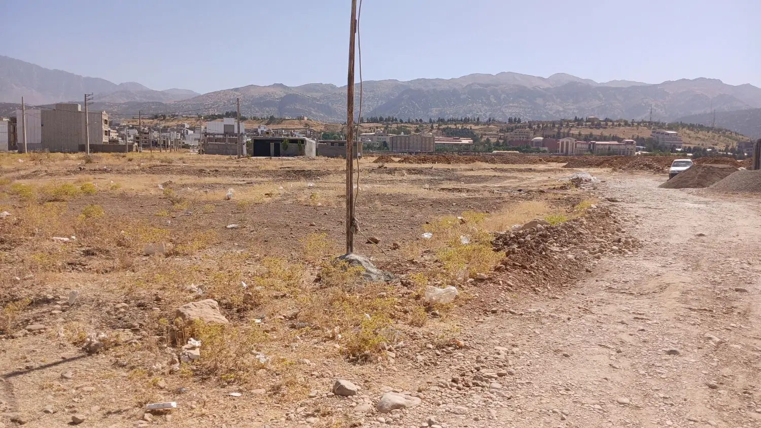 یک قطعه زمین