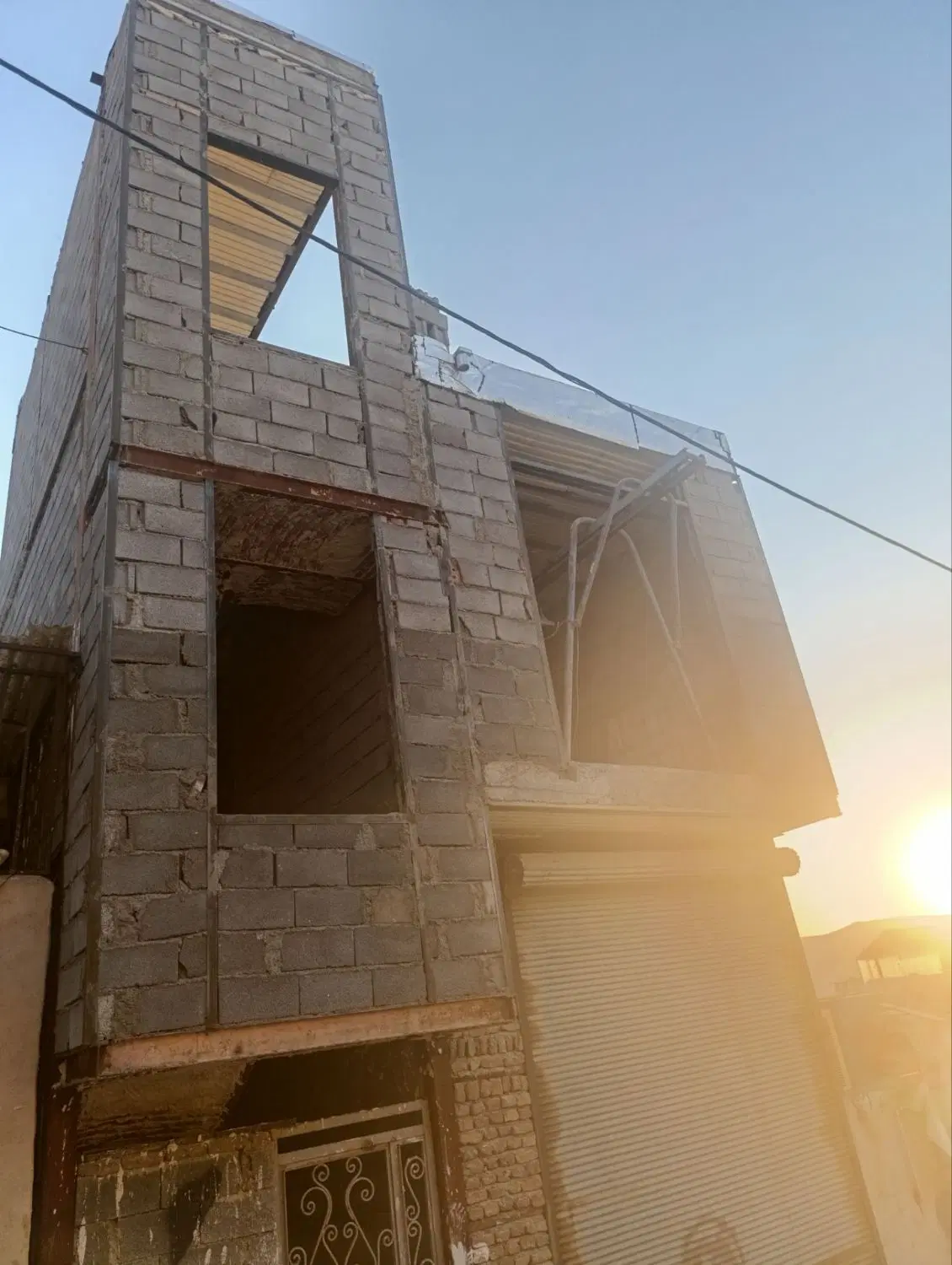 خانه نیمه کاره 67 متری