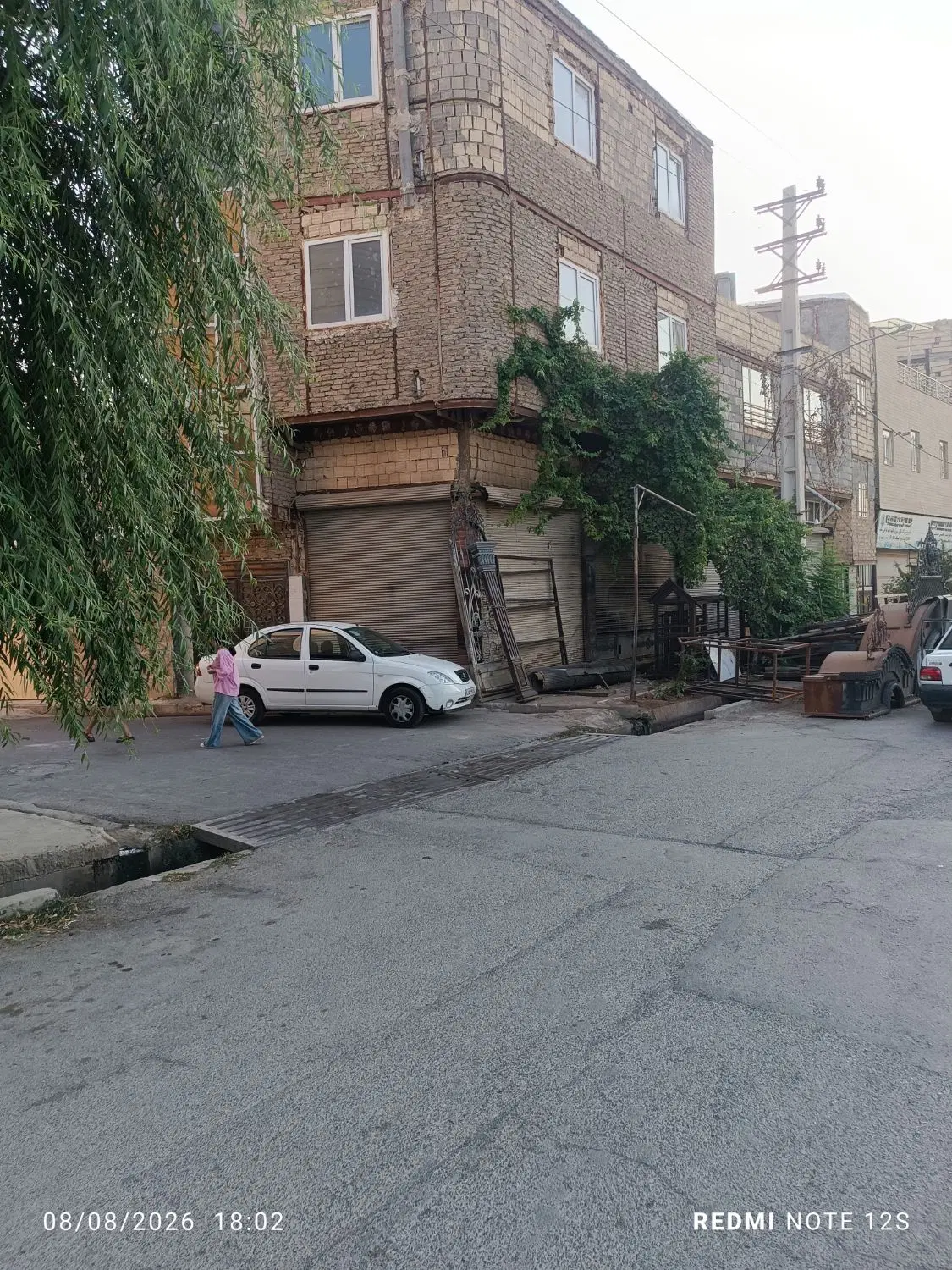 ۶۰ متر مغازه دو نبش