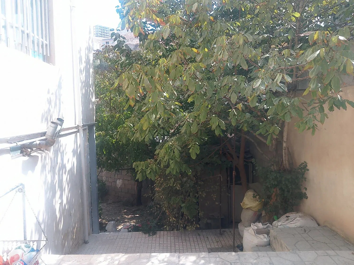 اجاره واحد۱۱۰ متری تک واحدی اوایل خیابان شریعتی