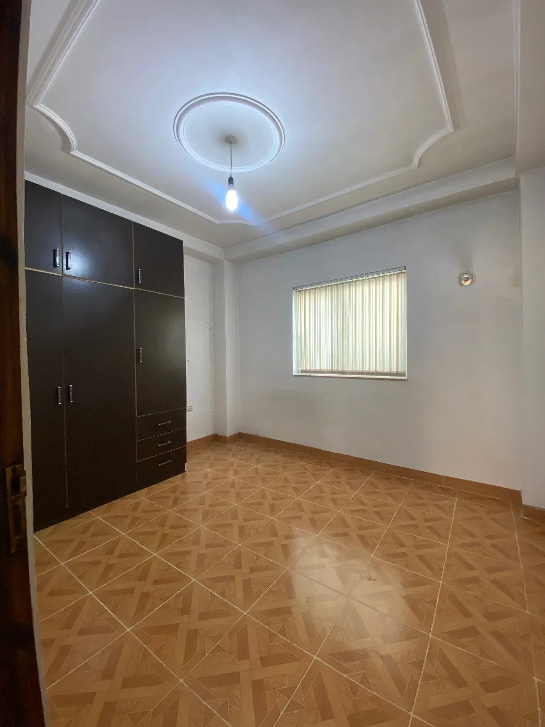 آپارتمان خوش نقشه نورگیر _ گلستان ۱۱ نزدیک ‌استخر