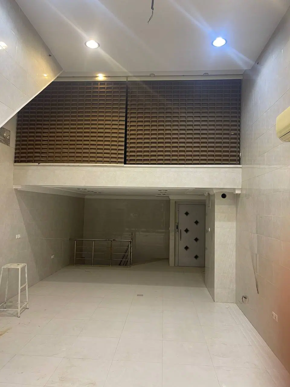 مغازه_ اجاری_ دوطبقه_ بلوار جوان