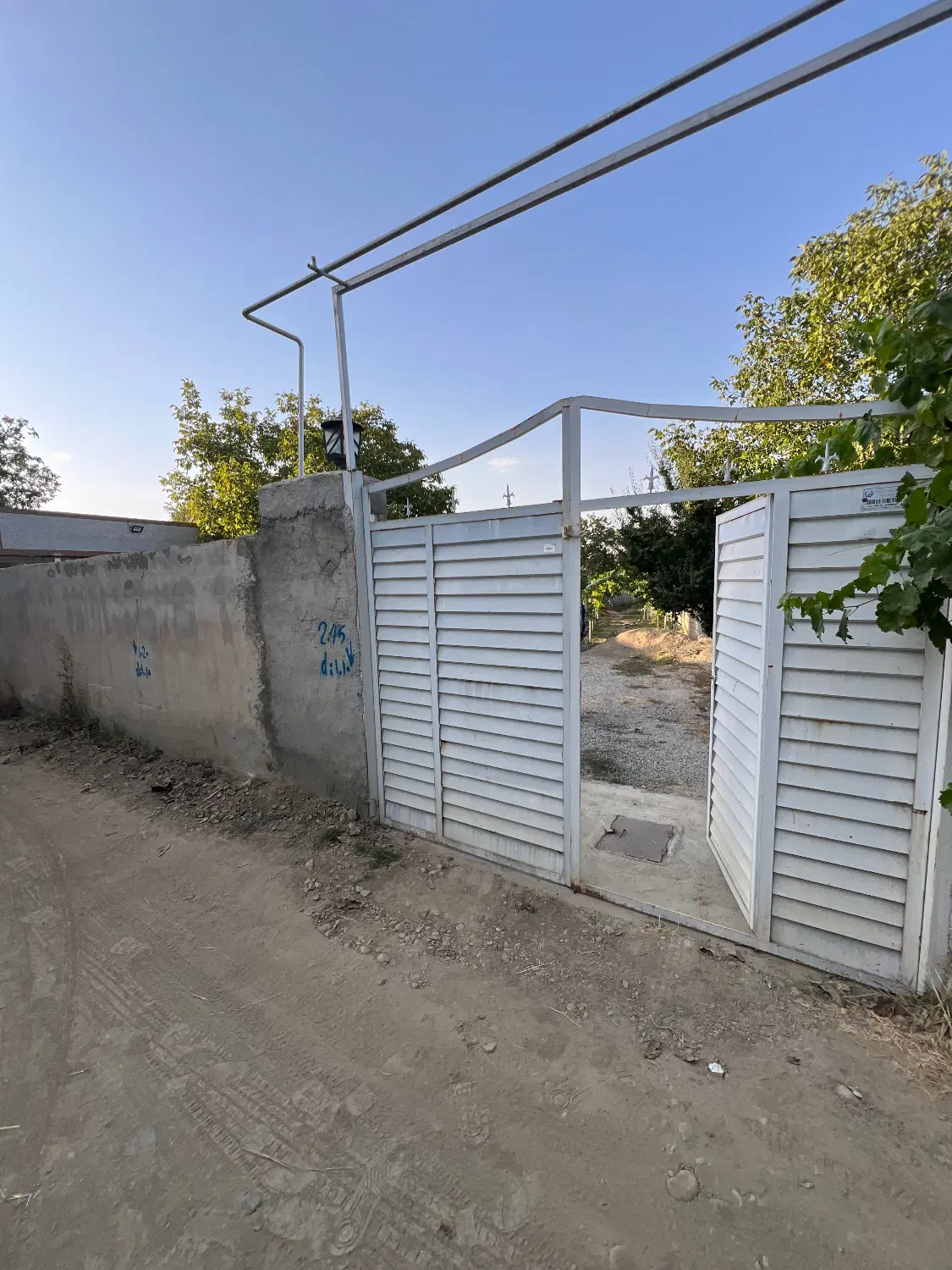 باغچه ویلایی جاده سلماس کولق ( املاک عمارت
