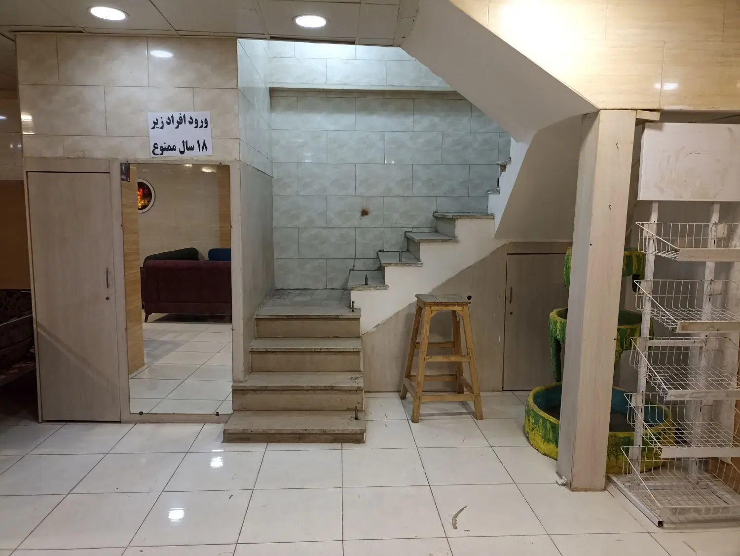 زیرزمین تجاری ۱۸۰ متر