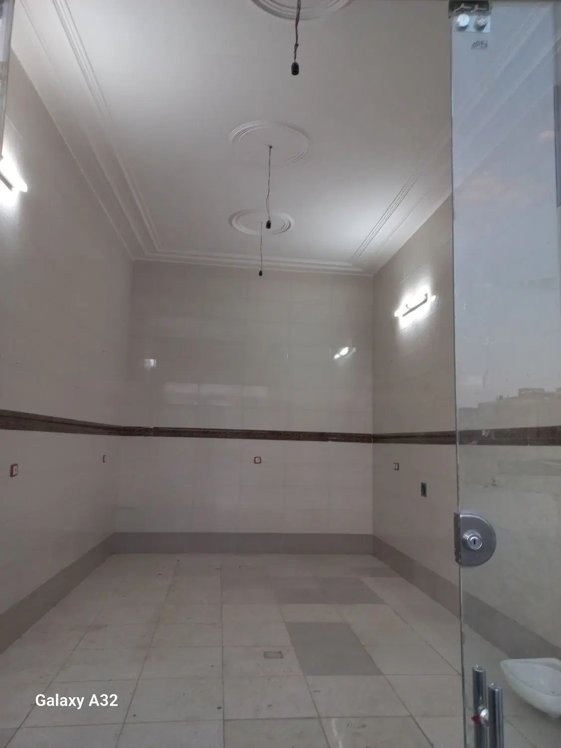 مغازه تجاری ۲۰ متر تخلیه است